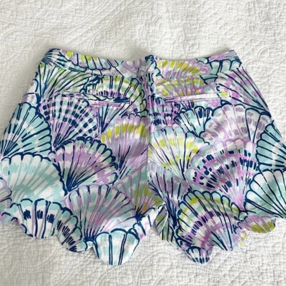 Lilly Pulitzer Shorts Size 6 Buttercup Multicolor Seashell Print Scalloped Hem - Picture 2 of 11